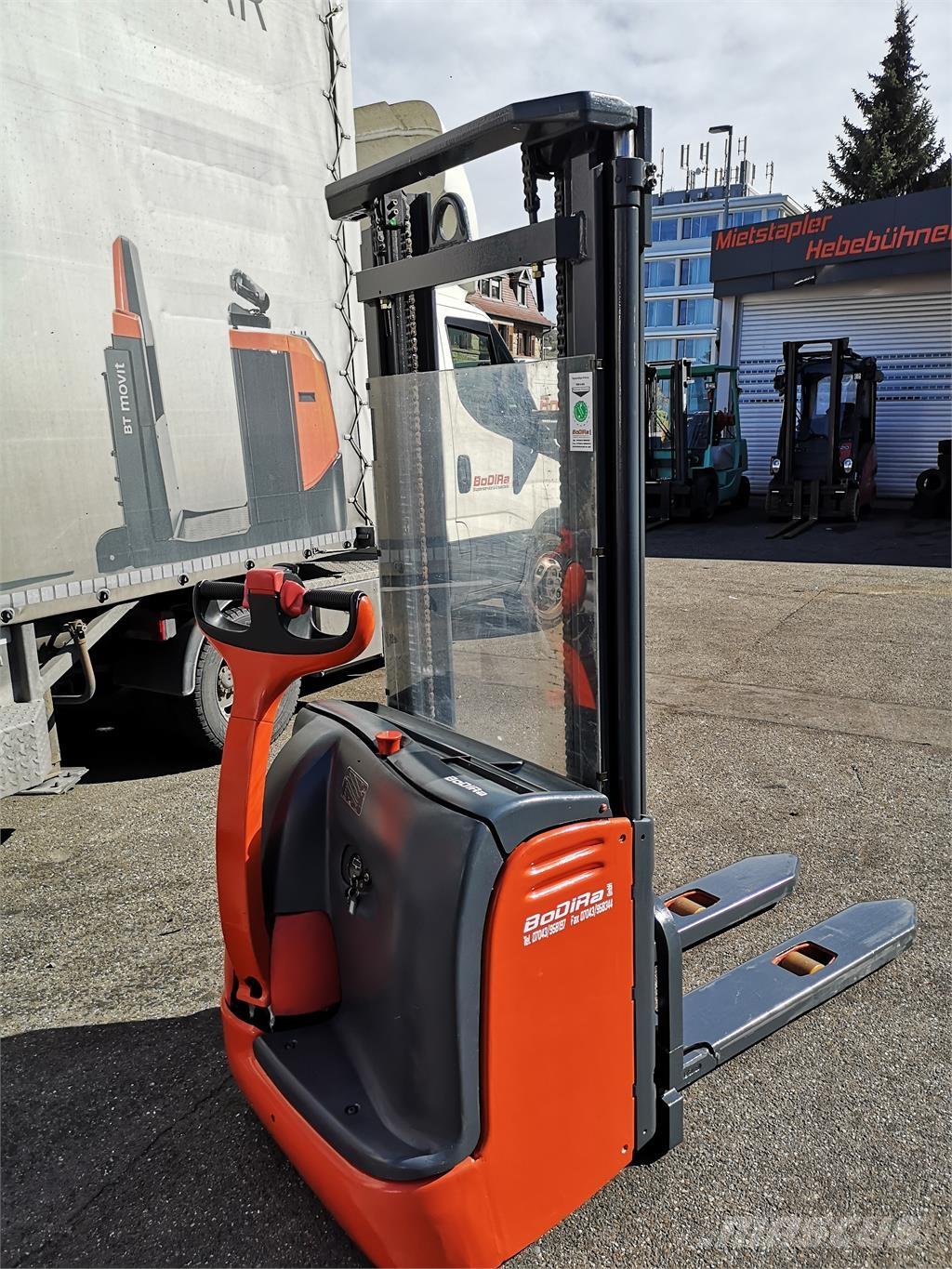 Linde L12 行走式堆垛机