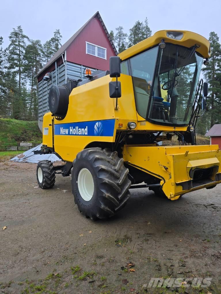 New Holland TC 5050 联合收割机