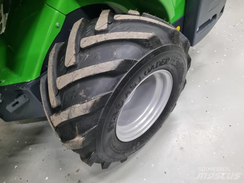 Avant 528 滑移装载机