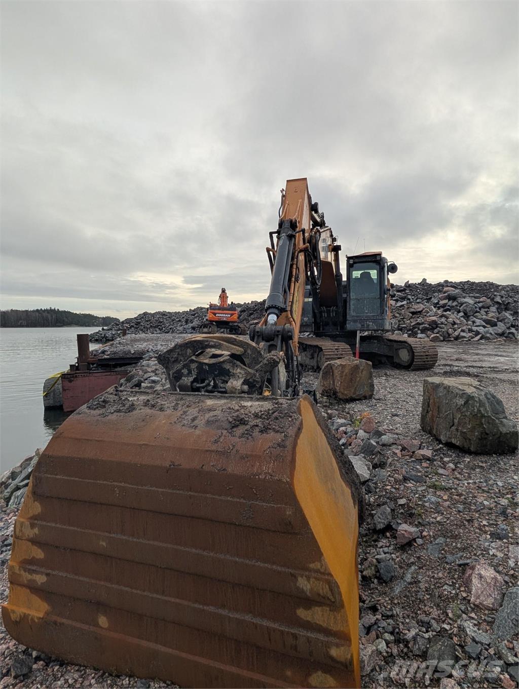 CASE CX 245D SR 履带挖掘机