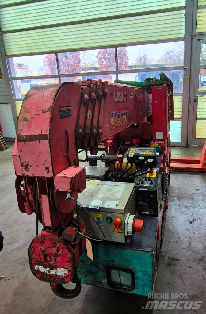 Unic 295 轻小型起重机