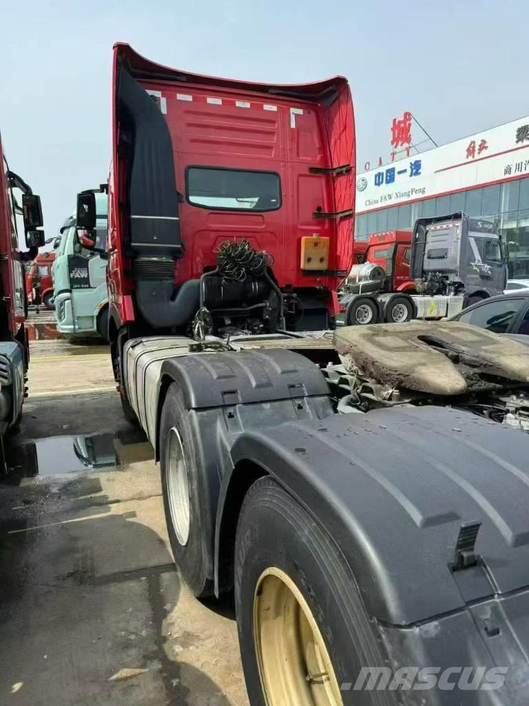 Sinotruk T7H 牵引车