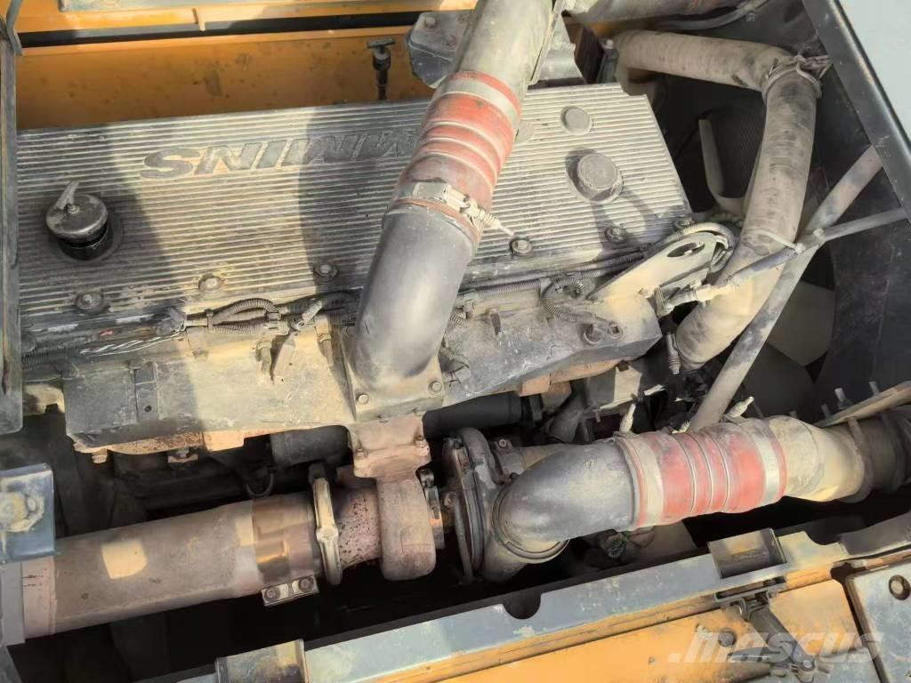 Hyundai 520VS 履带挖掘机