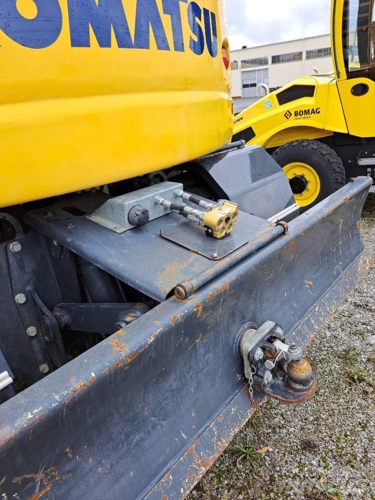 Komatsu PW148-11 轮式挖掘机