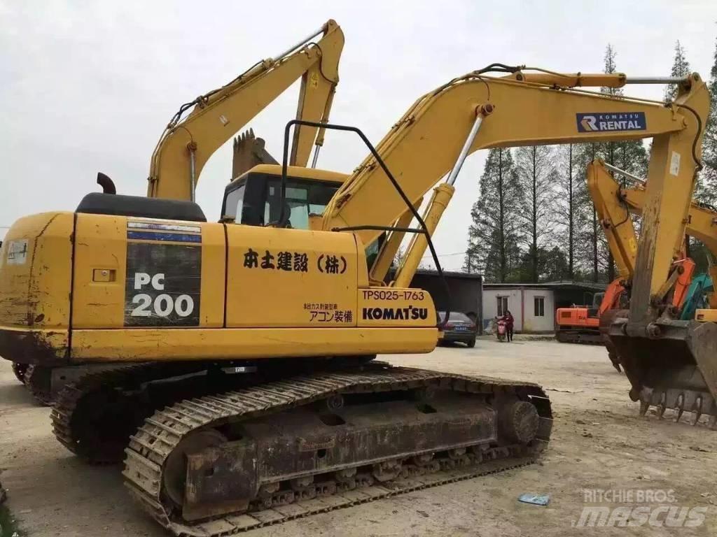 Komatsu pc200-7 履带挖掘机