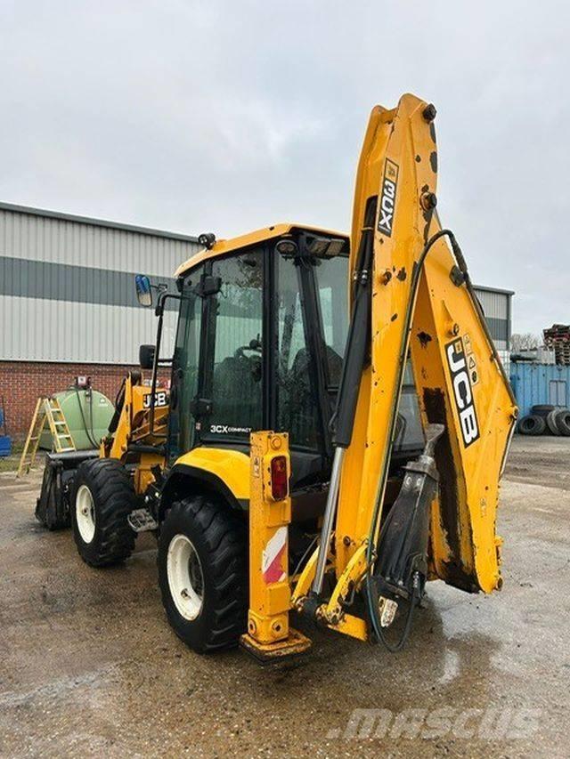 JCB 3CX Compact 反铲装载机