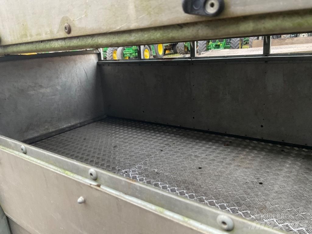 GRAHAM EDWARDS DM14T 动物运输拖车