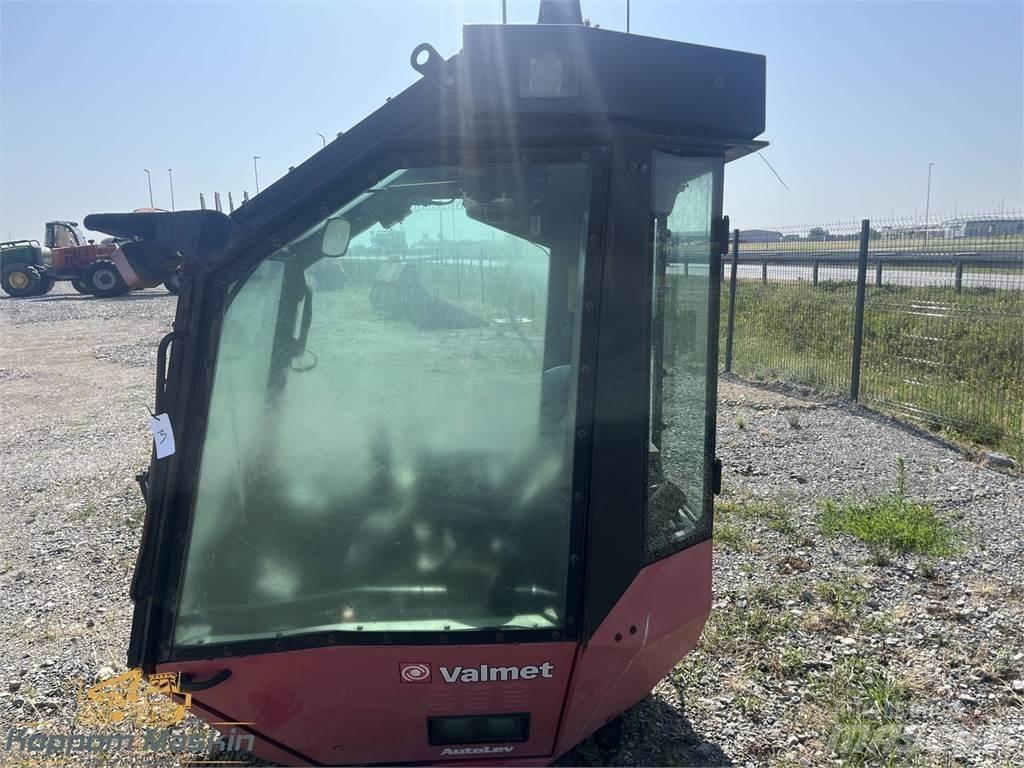 Valmet 911.1 驾驶室与内部