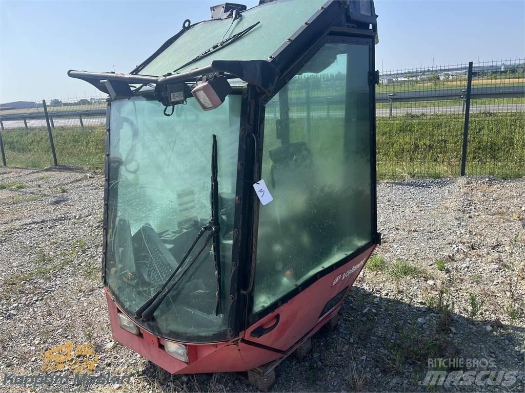 Valmet 911.1 驾驶室与内部
