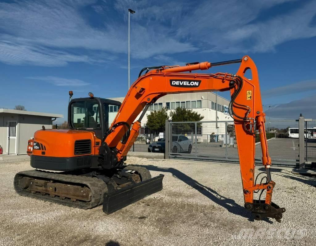 Doosan DX 85 R-3 中型挖掘机