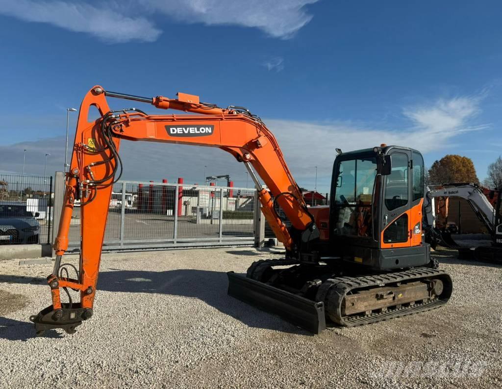 Doosan DX 85 R-3 中型挖掘机