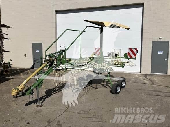Krone SW46T 犁耙和摊草机