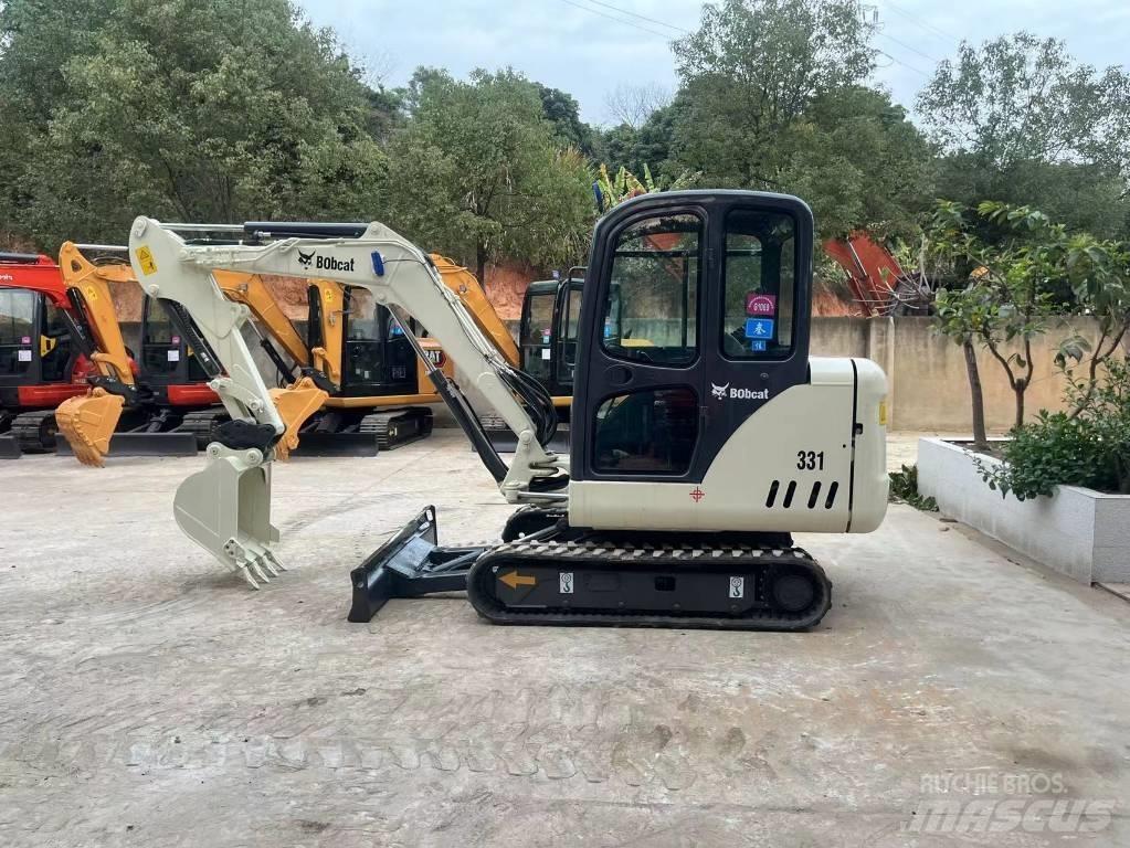 Bobcat 331 小型挖掘机