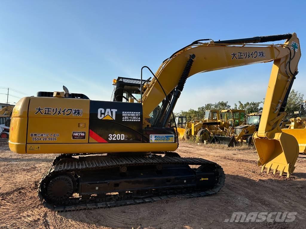 CAT 320 D2L 履带挖掘机