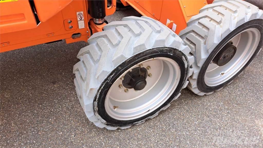 JLG EC520AJ 曲臂高空工作平台