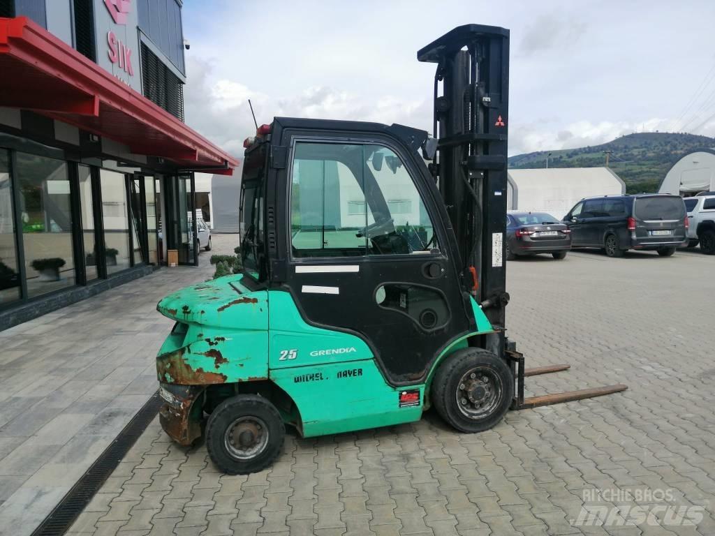 Mitsubishi FD25N 柴油叉车