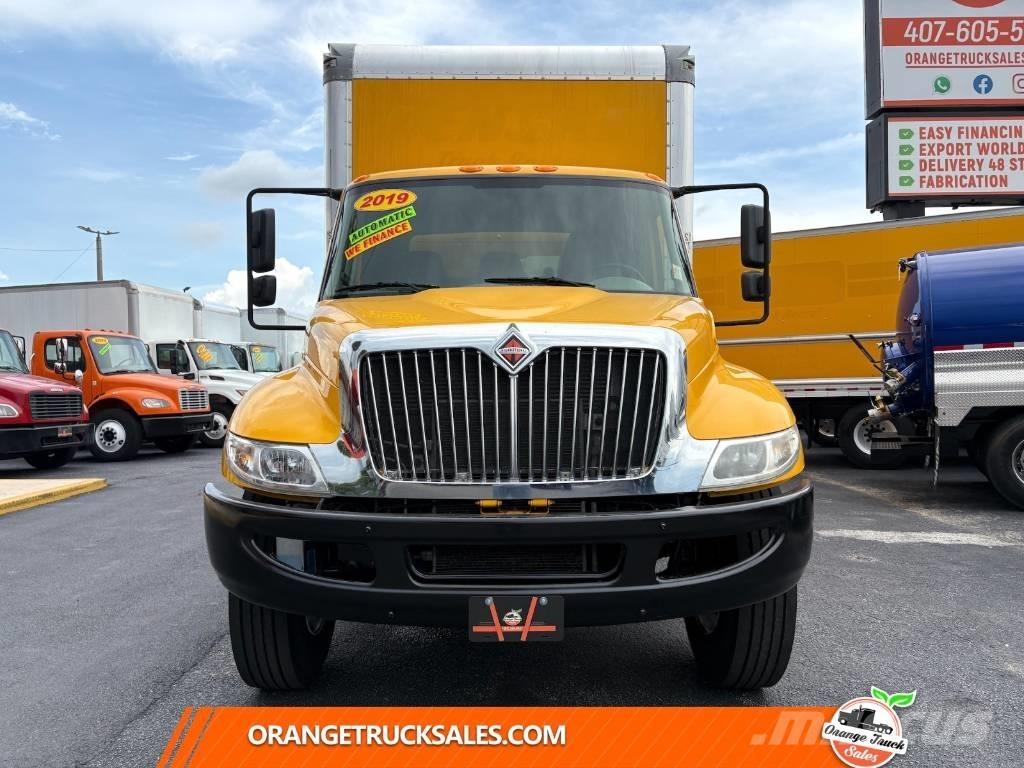 International 4300 厢式货车