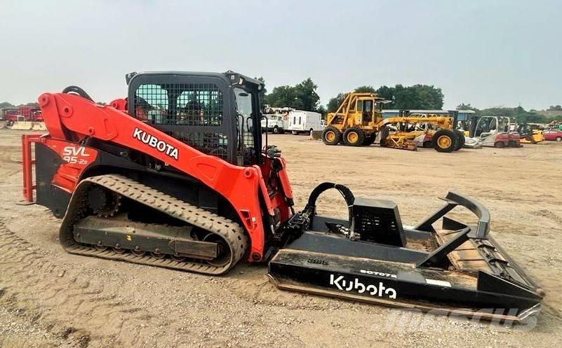 Kubota SVL 95-2 滑移装载机