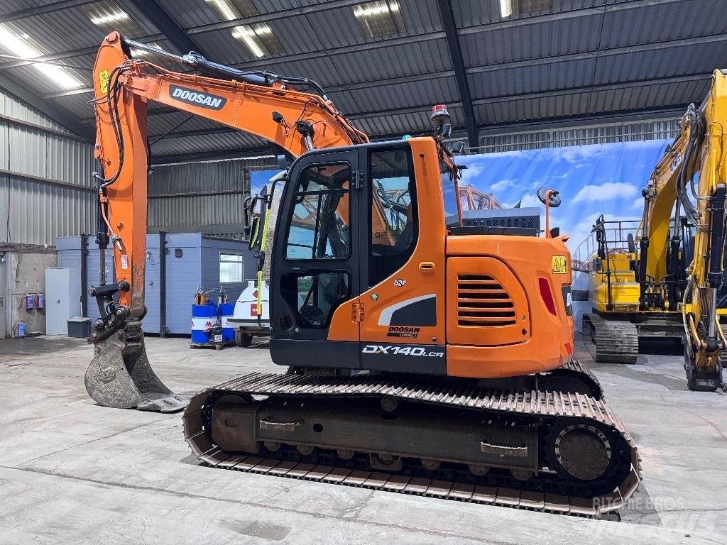 Doosan DX 140 LCR-5 履带挖掘机