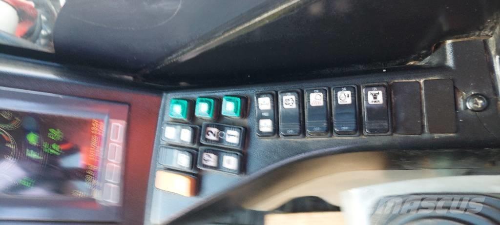 Takeuchi TB 295 W 轮式挖掘机