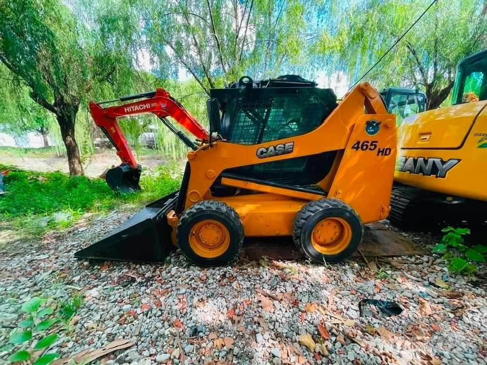 CASE 465 HD 滑移装载机