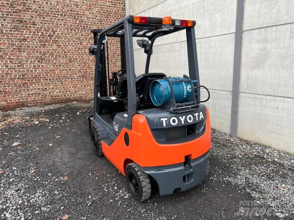 Toyota 02-8 FGF 15 天然气叉车