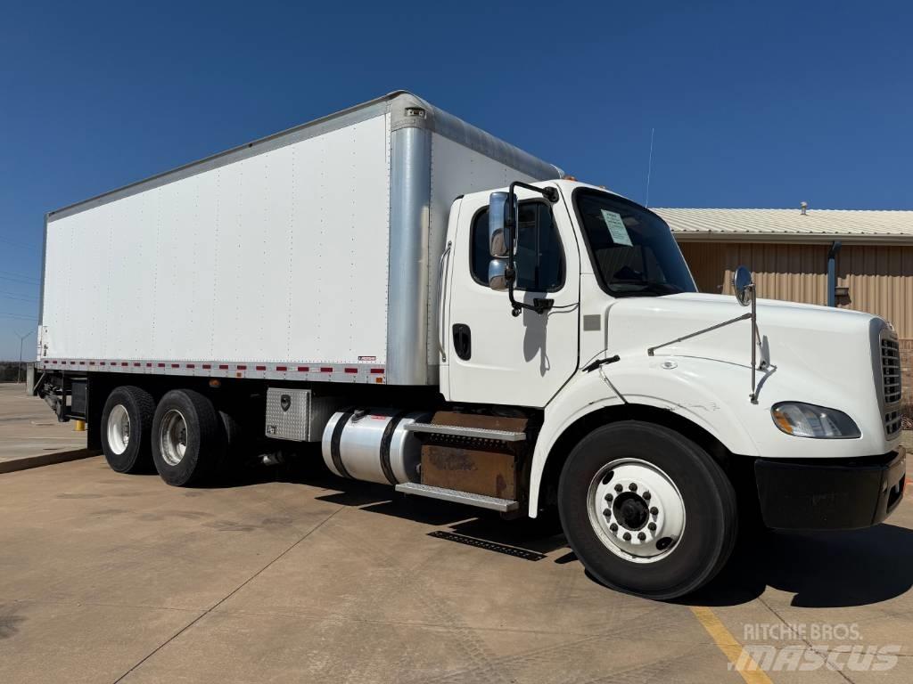Freightliner M 106 厢式货车