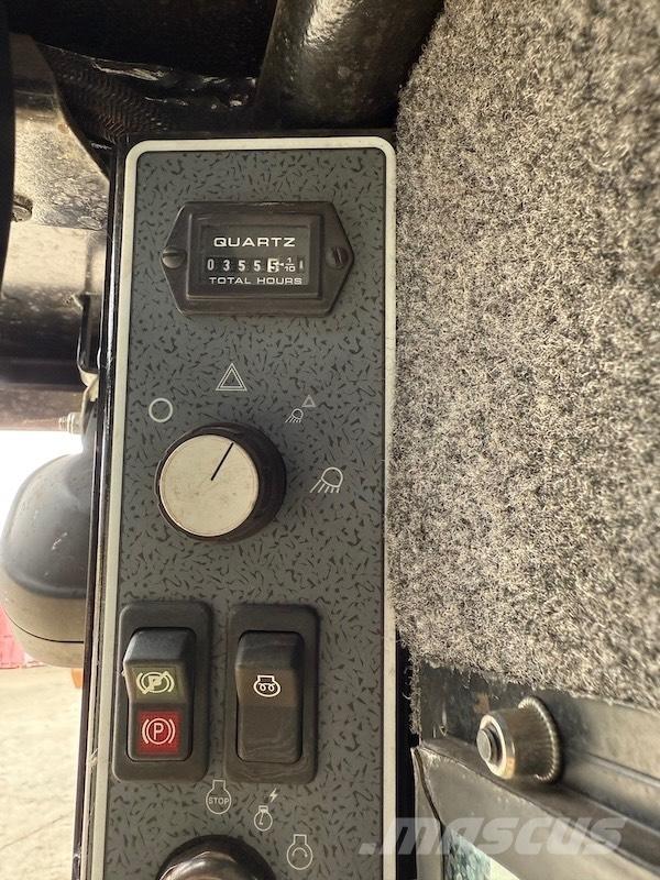 Gehl 1640 滑移装载机
