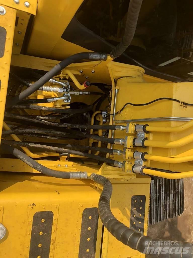 Komatsu PC200-8 履带挖掘机