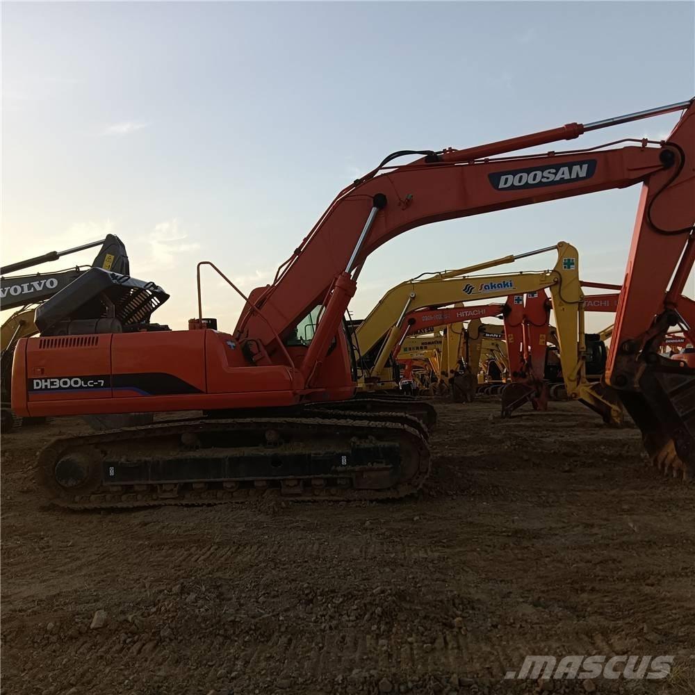 Doosan DH300LC-7 履带挖掘机