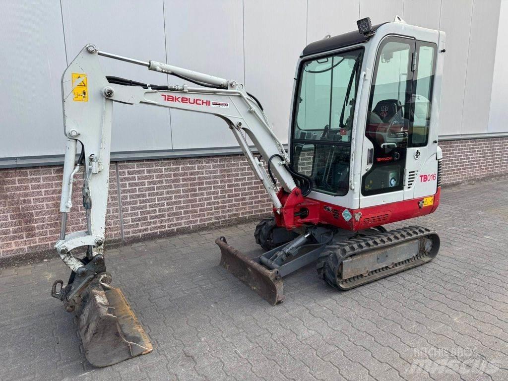 Takeuchi TB016 小型挖掘机
