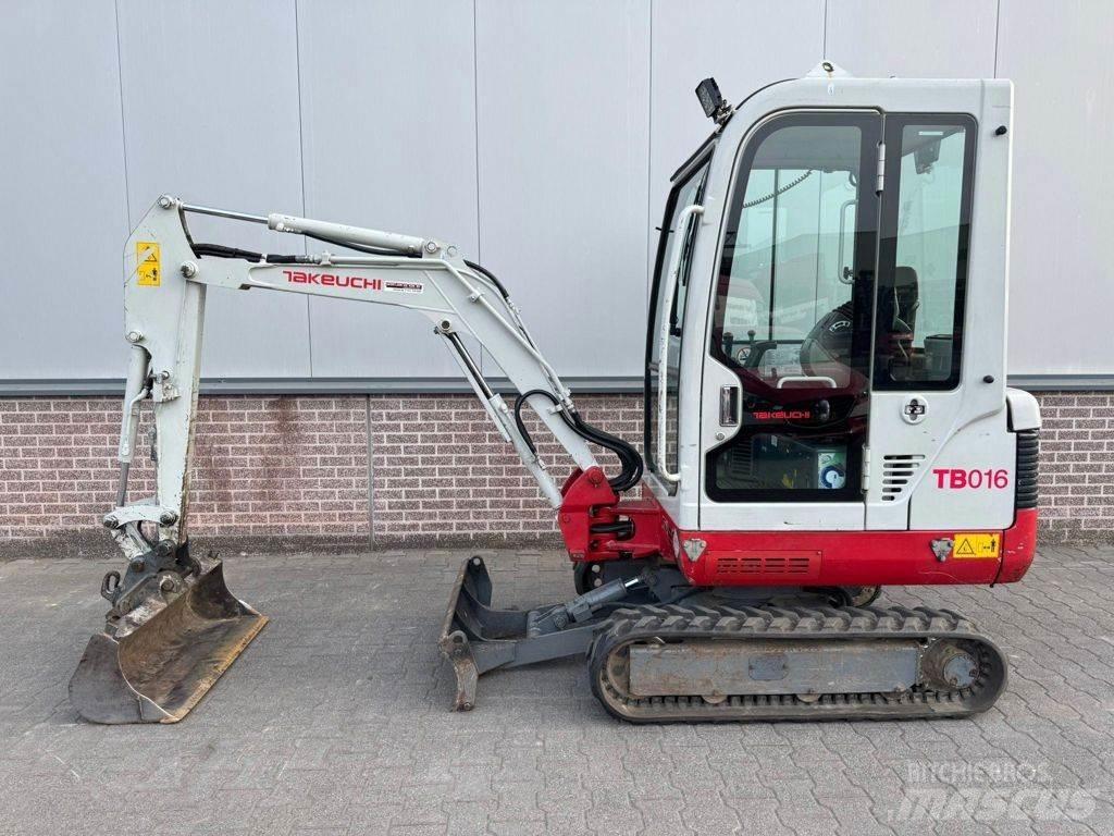 Takeuchi TB016 小型挖掘机