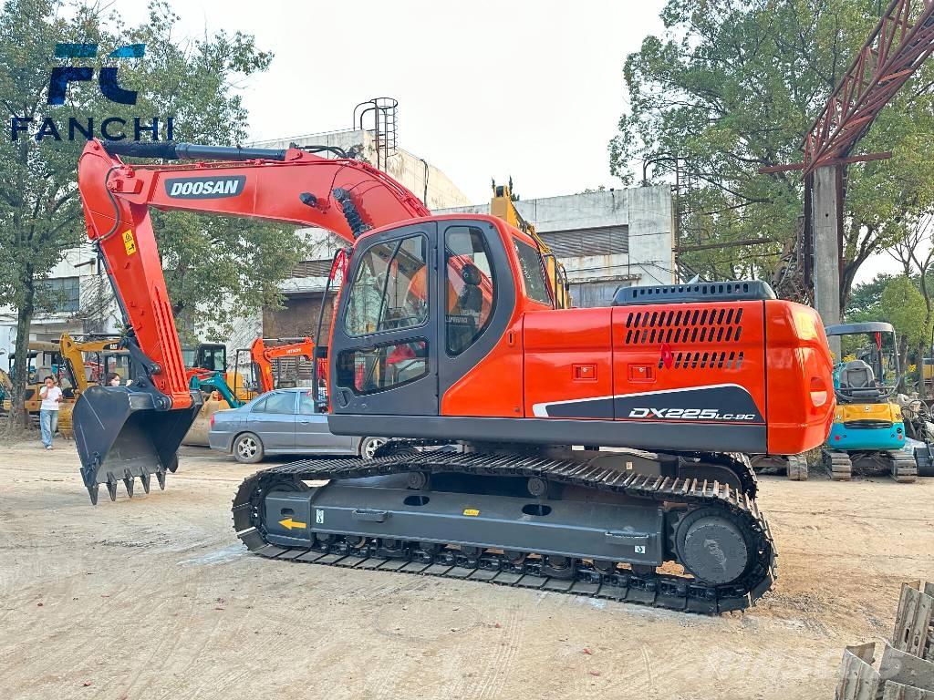 Doosan DX 225 LC 履带挖掘机