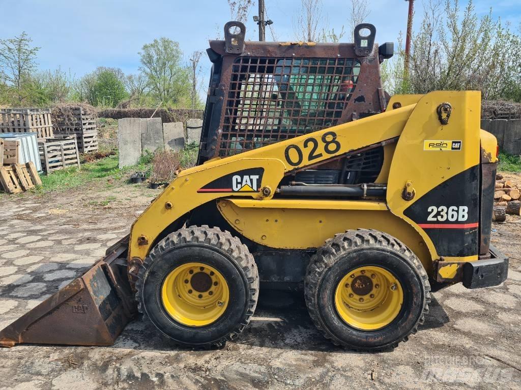 CAT 236 B 小型装载机