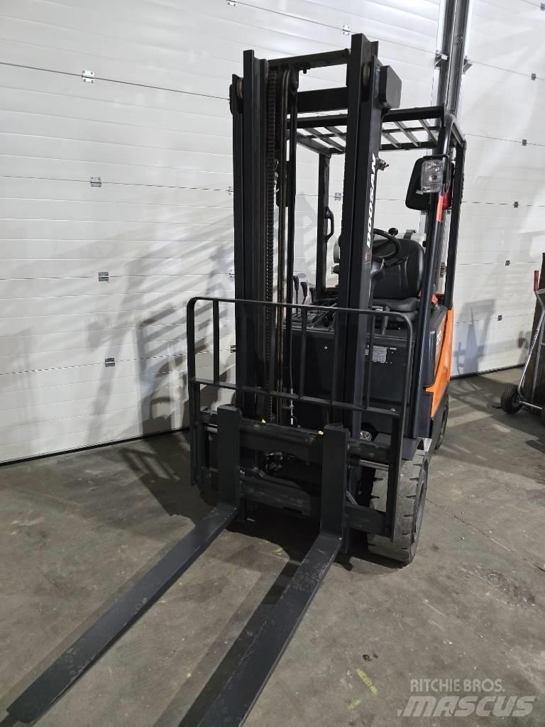Doosan G20SC-5 天然气叉车