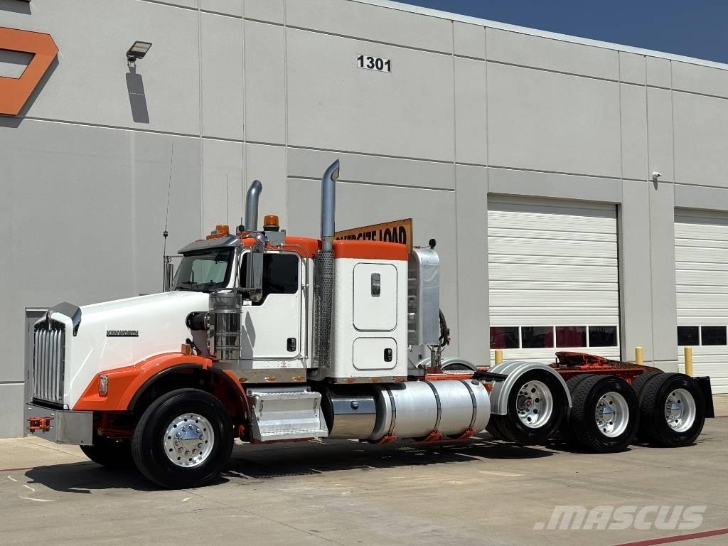 Kenworth T800 牵引车