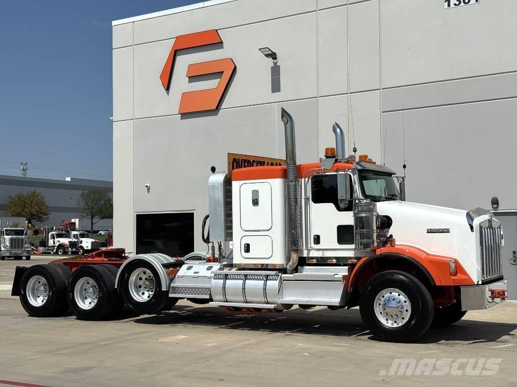 Kenworth T800 牵引车