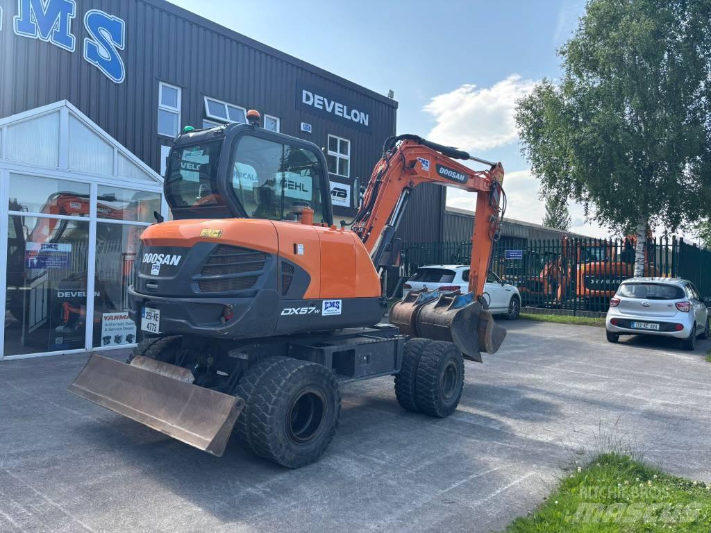 Doosan DX 57 W-5 轮式挖掘机