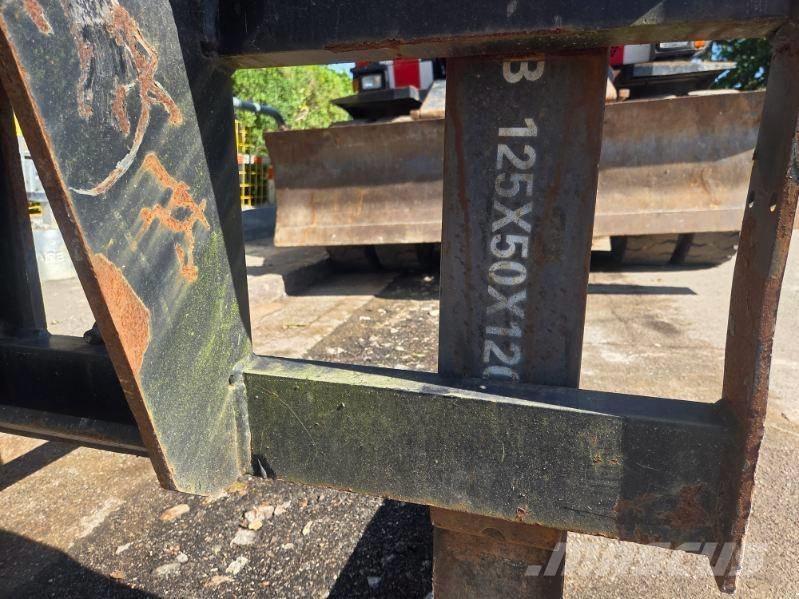 Hitachi Zaxis 140 W 轮式挖掘机