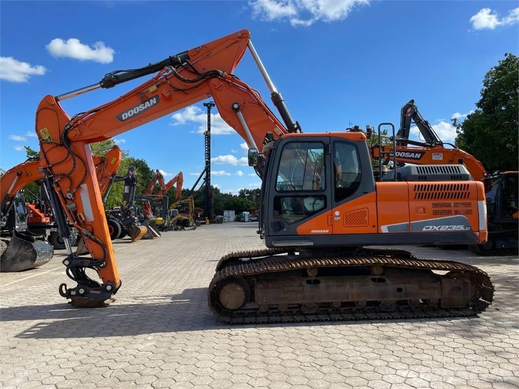 Doosan DX235LC-5 履带挖掘机