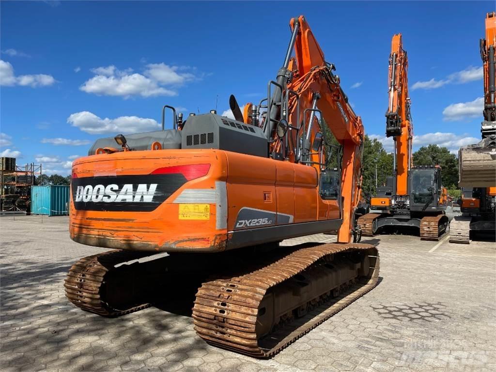 Doosan DX235LC-5 履带挖掘机