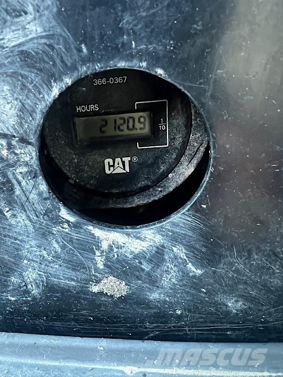 CAT 305E CR 小型挖掘机