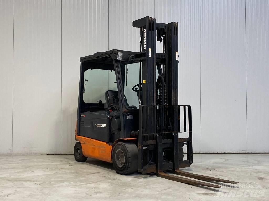 Doosan B35X-5 电动叉车