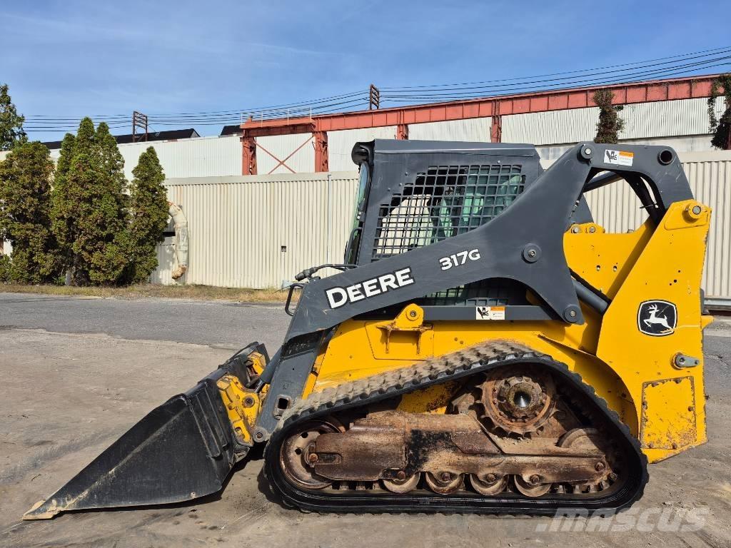 John Deere 317 滑移装载机