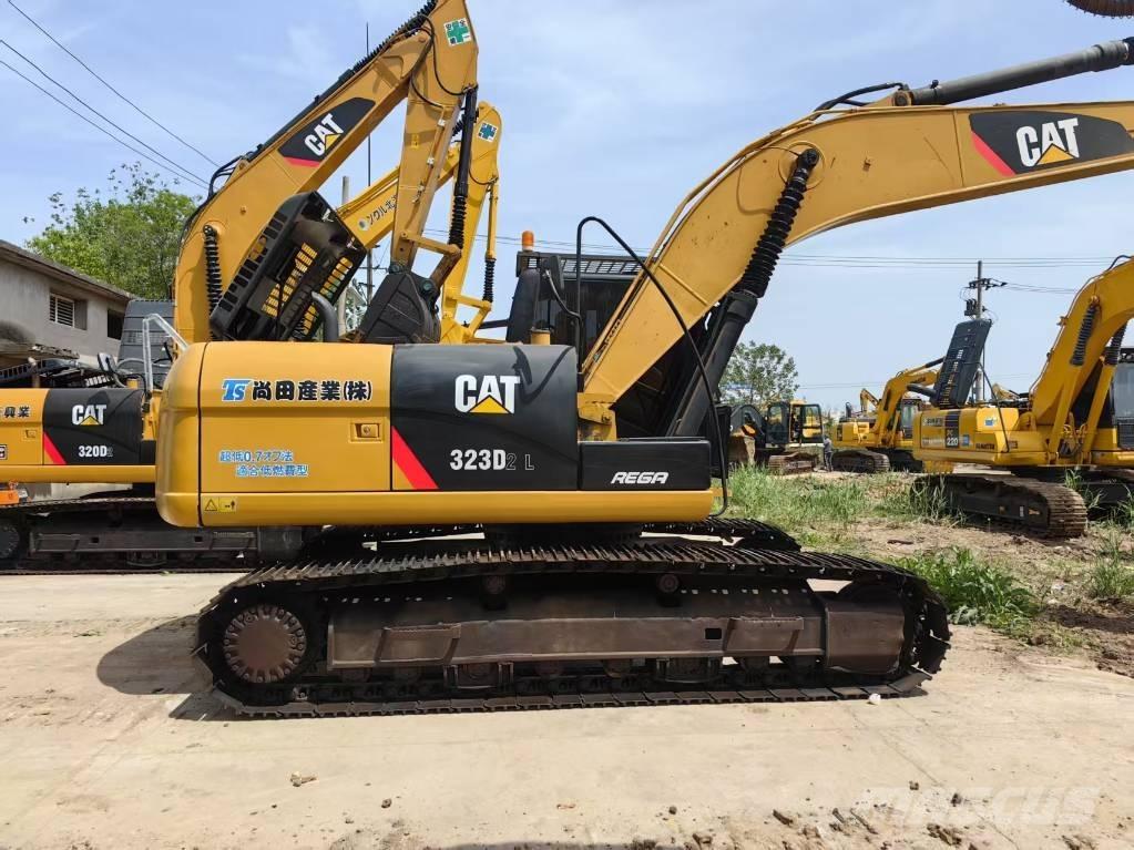 CAT 323 D 履带挖掘机