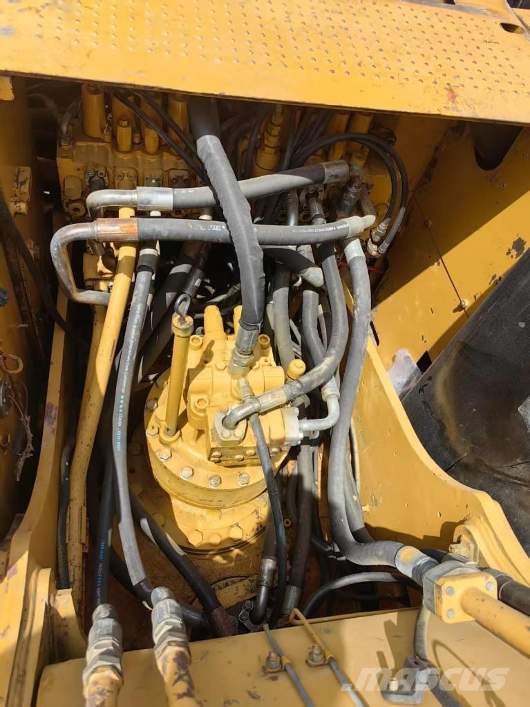 CAT 323 D 履带挖掘机