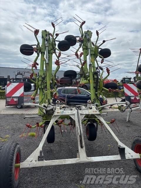 CLAAS Volto 1100 T 犁耙和摊草机