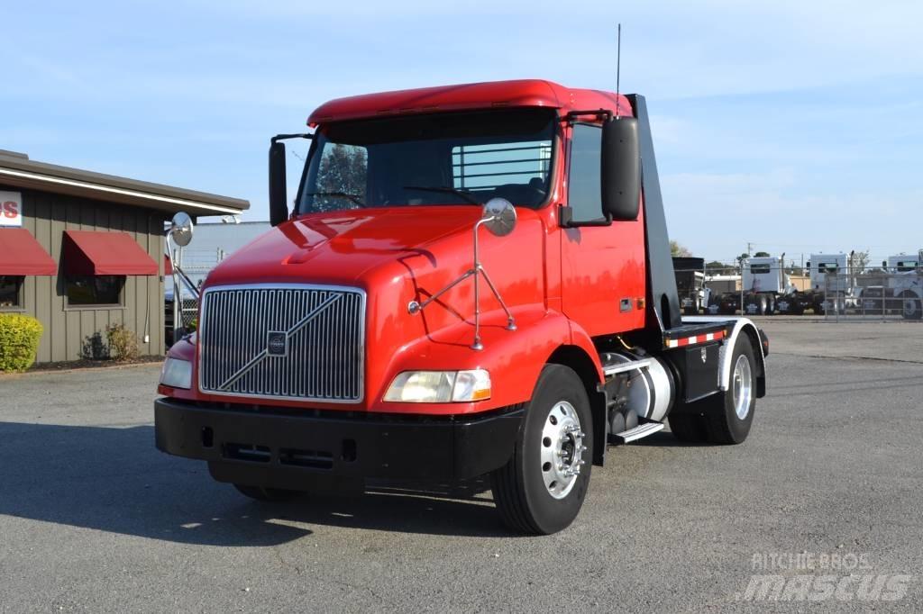 Volvo VNM 42 T200 牵引车