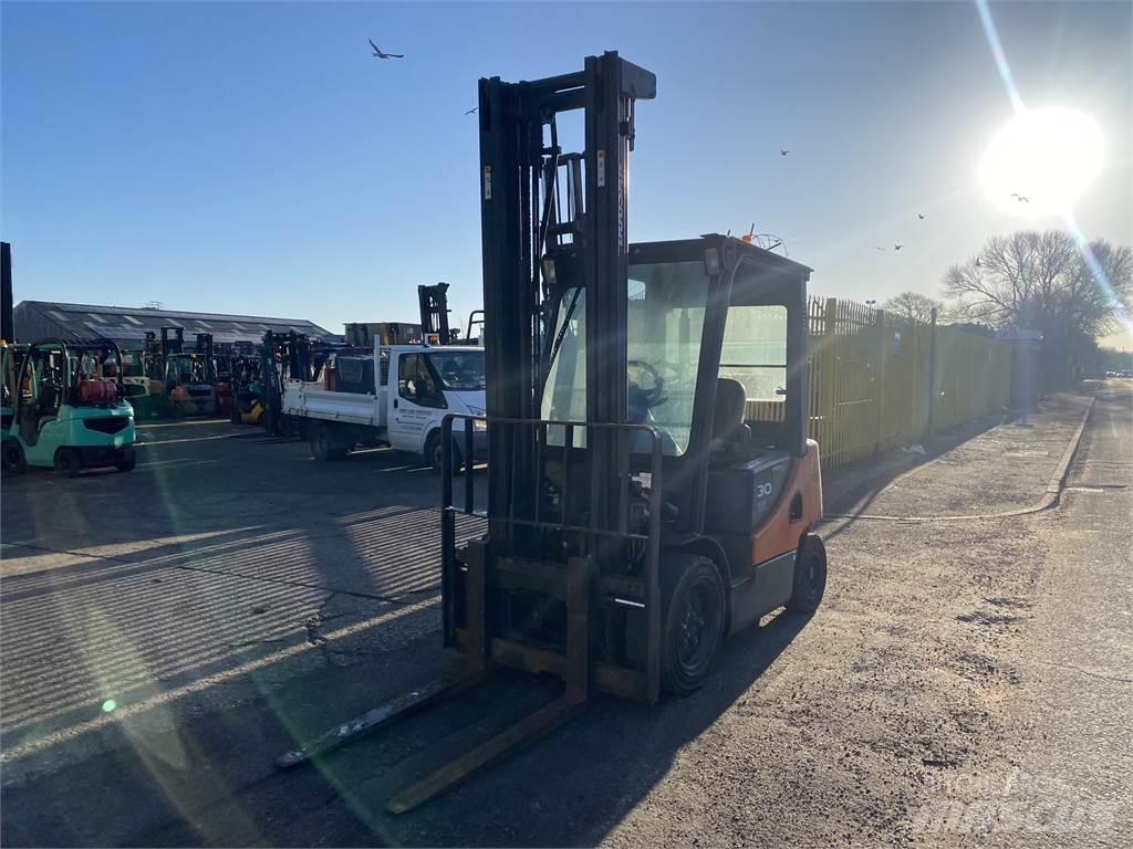 Doosan D30S-5 柴油叉车