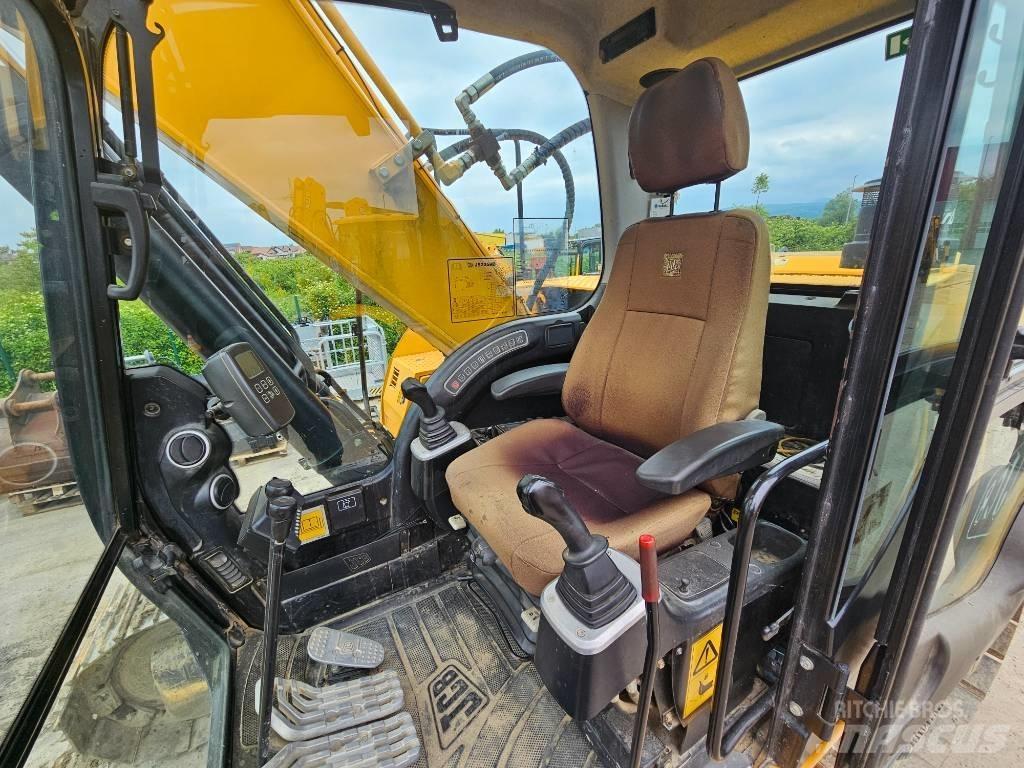 JCB 235 HD 履带挖掘机